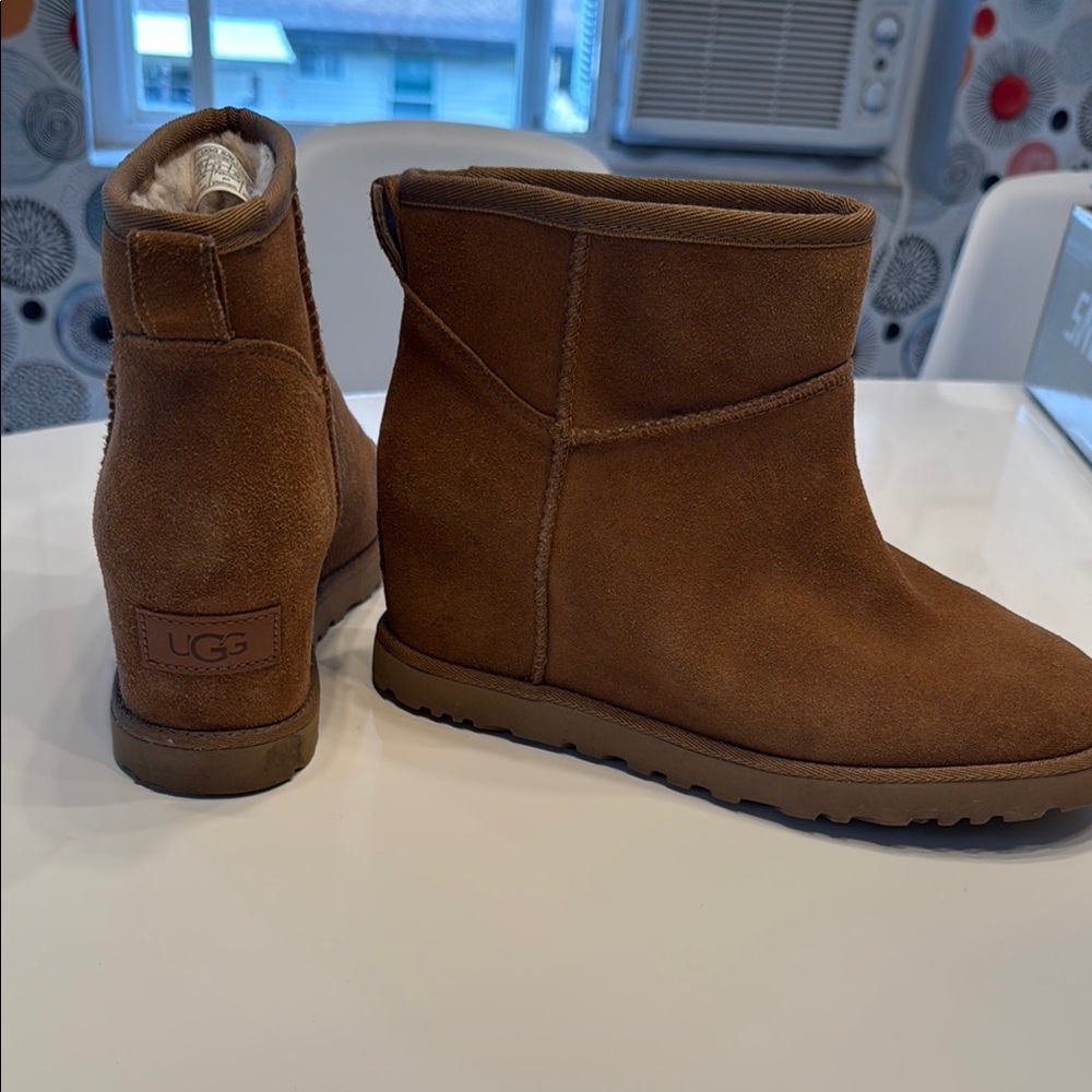 UGG Brown Suede Ankle Boots with Wedge Sole size 7.5
